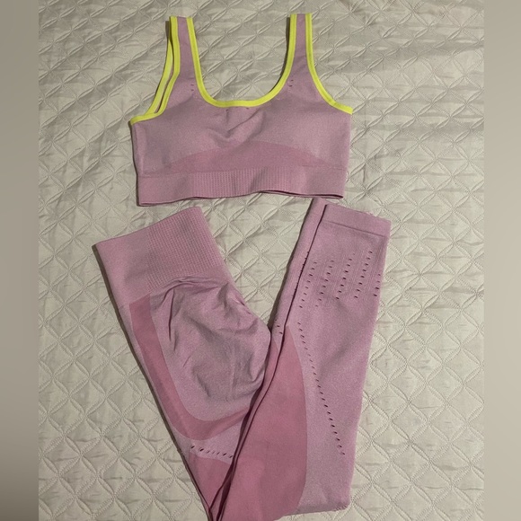 New pink sports set / Size S (4) - Picture 4 of 12